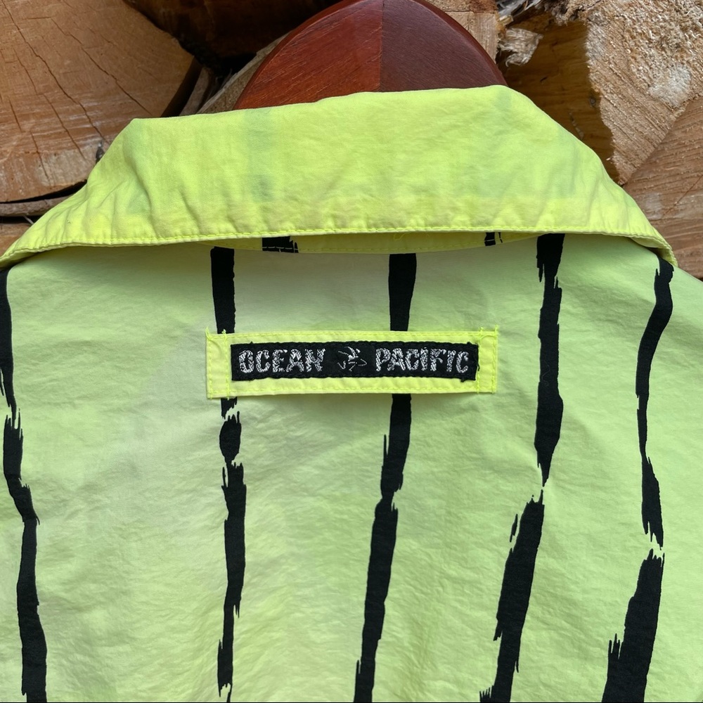 Retro wind Breaker - Picture 3 of 5